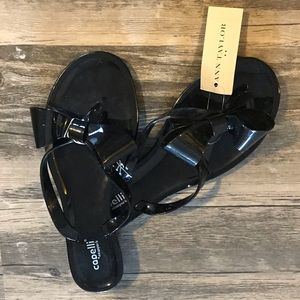 Jelly bow flip flops. BRAND NEW